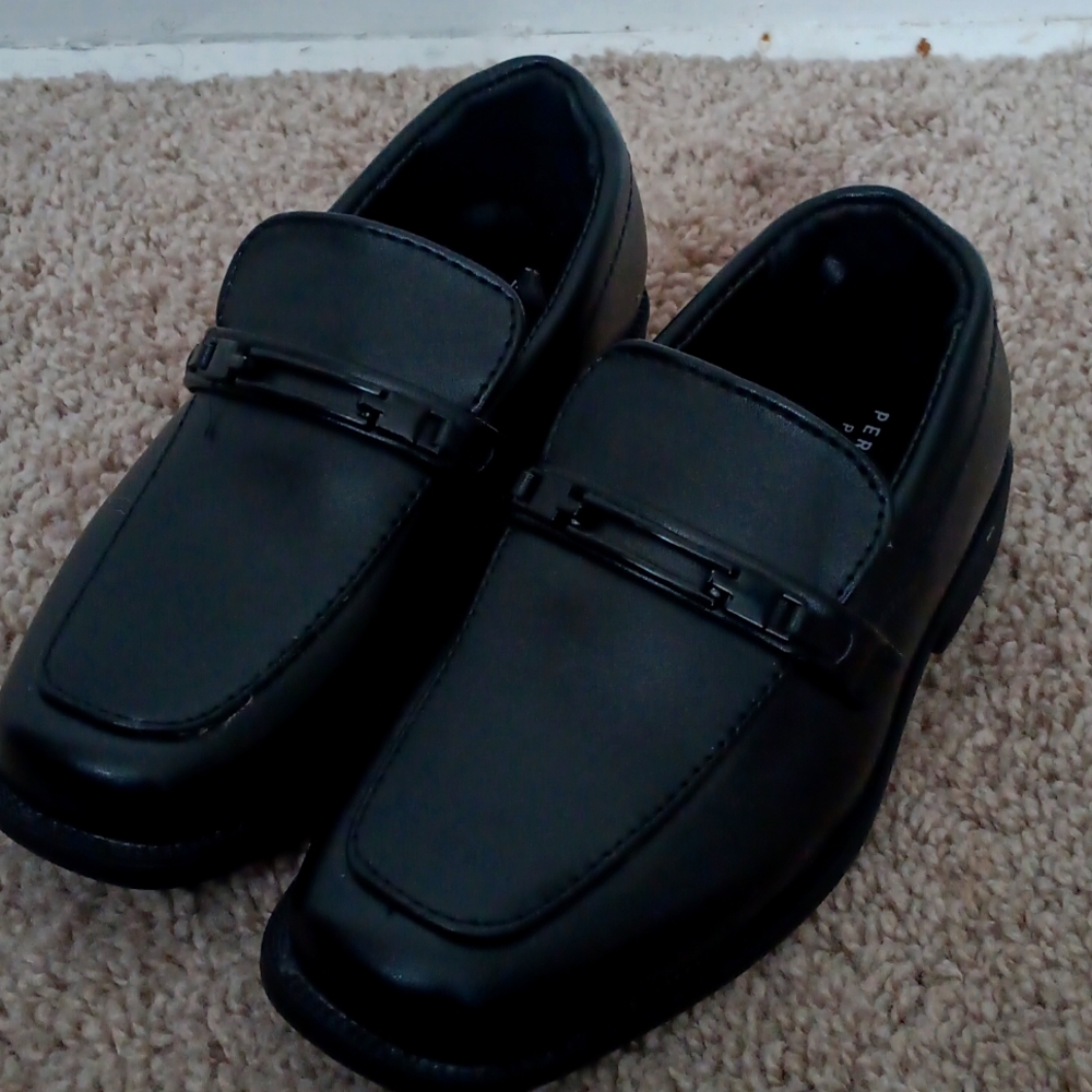 Perry Ellis toddler size 9 dress shoes